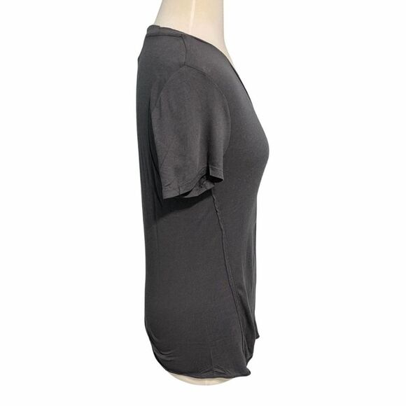 Michelle By Comune Zodiac Cancer Astrology Horoscope T-Shirt Charcoal Gray XS - Picture 9 of 10